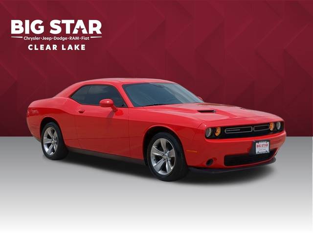 2016 Dodge Challenger SXT RWD photo