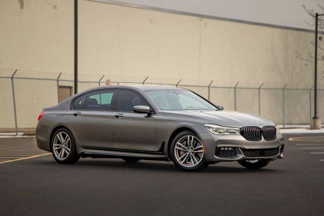 2016 BMW 7 Series 750i xDrive AWD photo