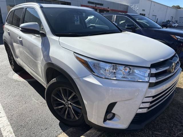 2017 Toyota Highlander XLE FWD photo
