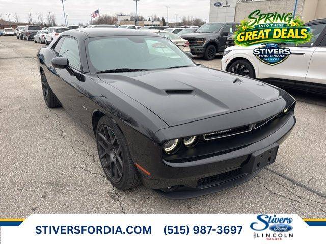 2017 Dodge Challenger R/T RWD photo