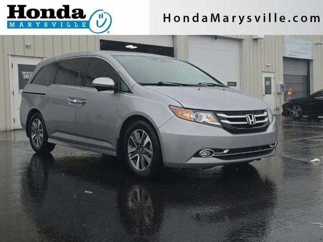 2017 Honda Odyssey Touring FWD photo