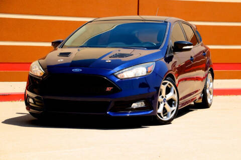 2017 Ford Focus ST FWD photo