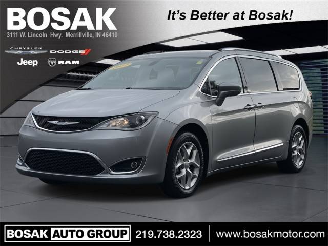 2017 Chrysler Pacifica Minivan Touring-L Plus FWD photo