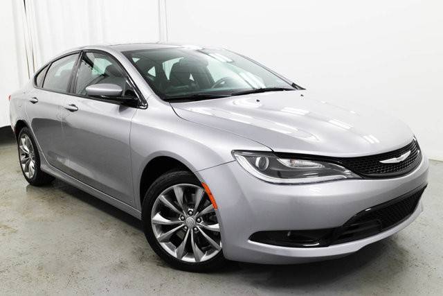 2015 Chrysler 200 S AWD photo