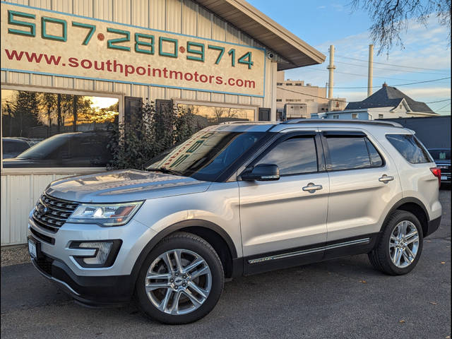 2017 Ford Explorer XLT 4WD photo