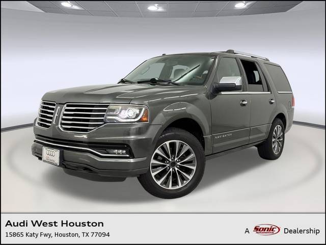 2017 Lincoln Navigator Select RWD photo