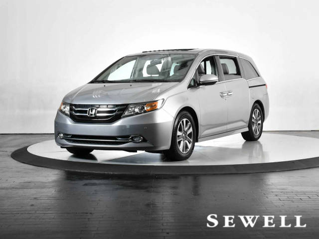 2017 Honda Odyssey Touring FWD photo