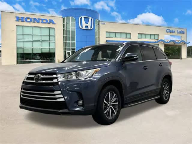 2017 Toyota Highlander XLE FWD photo