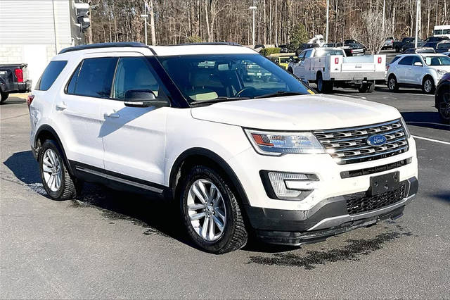 2017 Ford Explorer XLT FWD photo