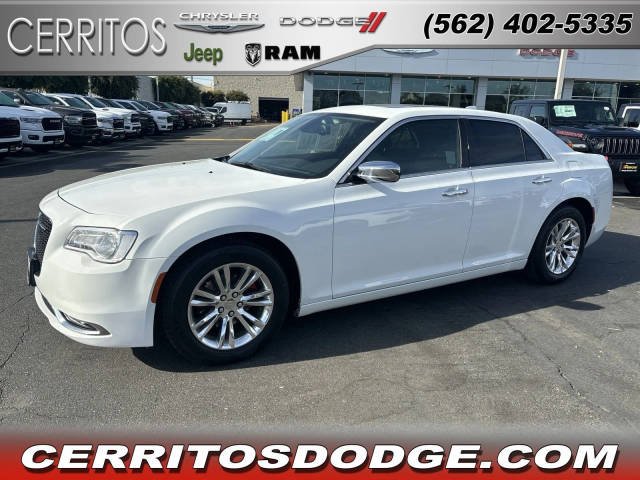 2016 Chrysler 300 300C RWD photo