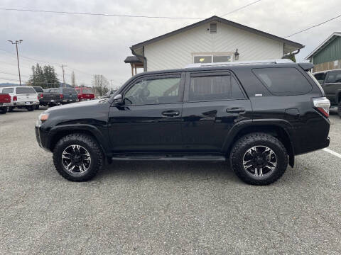 2017 Toyota 4Runner SR5 4WD photo