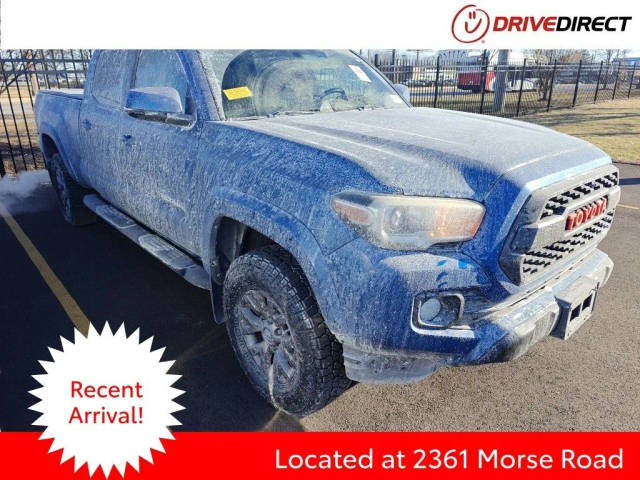 2017 Toyota Tacoma SR5 4WD photo