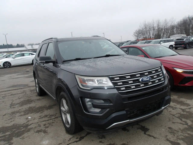 2017 Ford Explorer XLT 4WD photo