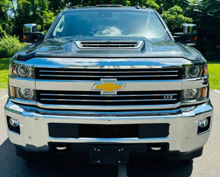 2017 Chevrolet Silverado 3500HD LTZ 4WD photo