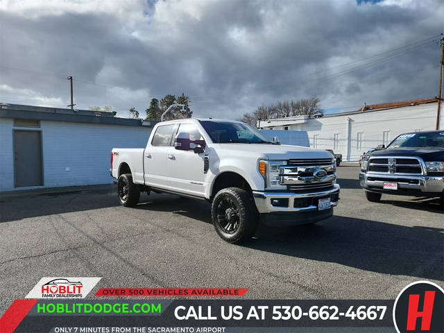 2017 Ford F-350 Super Duty Lariat 4WD photo