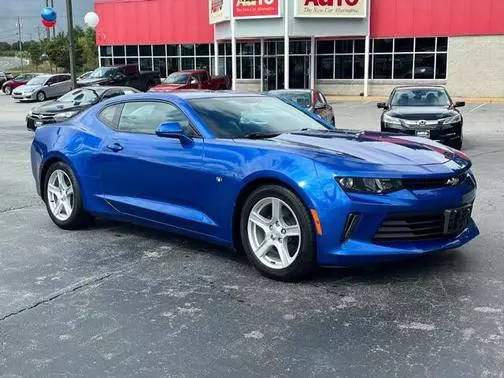 2017 Chevrolet Camaro 2LT RWD photo