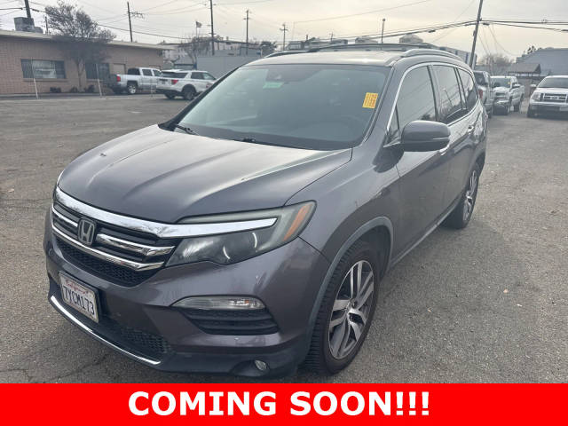 2017 Honda Pilot Touring AWD photo