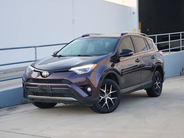 2017 Toyota RAV4 SE FWD photo