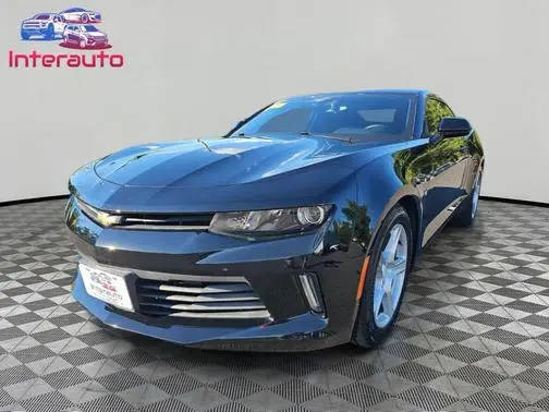 2016 Chevrolet Camaro 1LT RWD photo