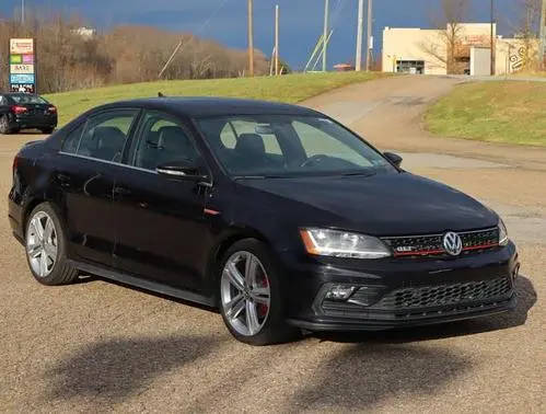 2017 Volkswagen Jetta GLI FWD photo