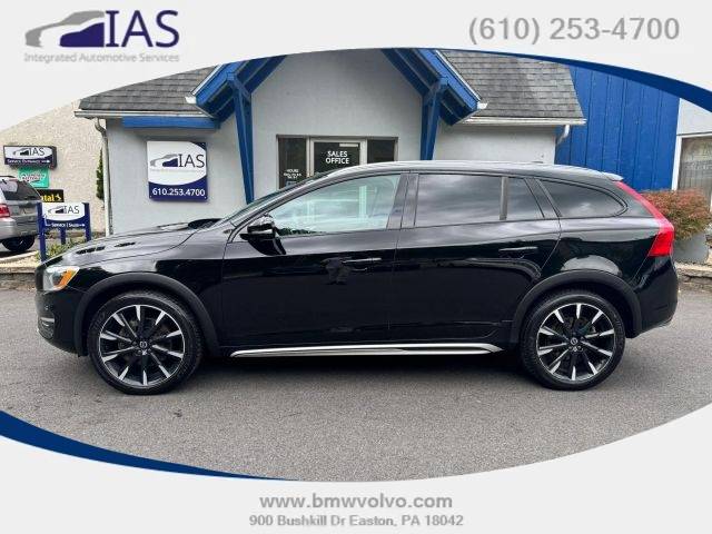 2016 Volvo V60 Cross Country T5 Platinum AWD photo