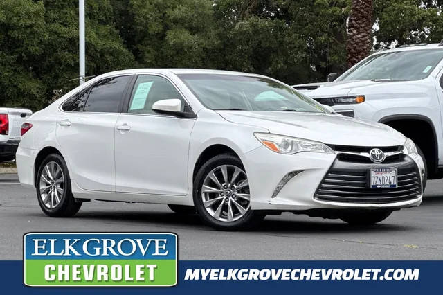 2017 Toyota Camry XLE FWD photo