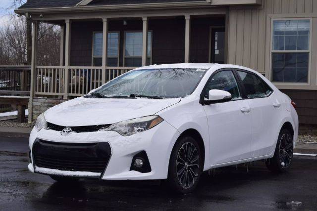 2015 Toyota Corolla L FWD photo