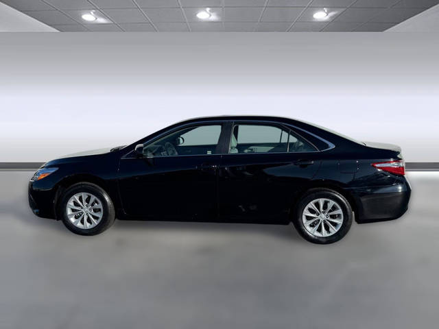 2017 Toyota Camry LE FWD photo