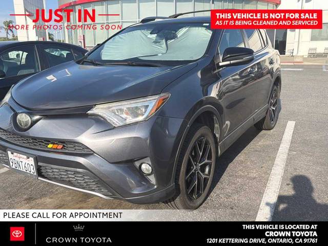 2017 Toyota RAV4 SE FWD photo