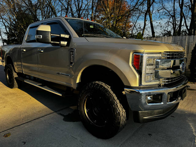 2017 Ford F-250 Super Duty Lariat 4WD photo