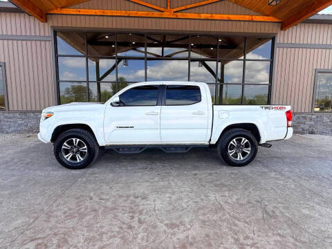 2017 Toyota Tacoma TRD Sport 4WD photo