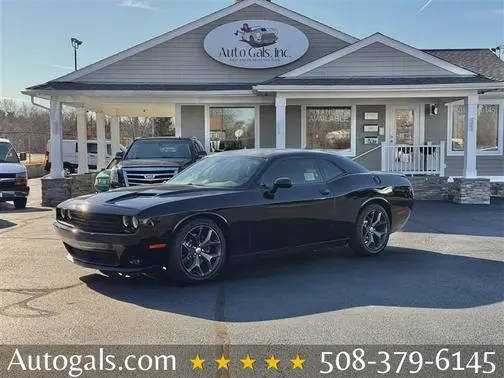 2017 Dodge Challenger SXT Plus RWD photo