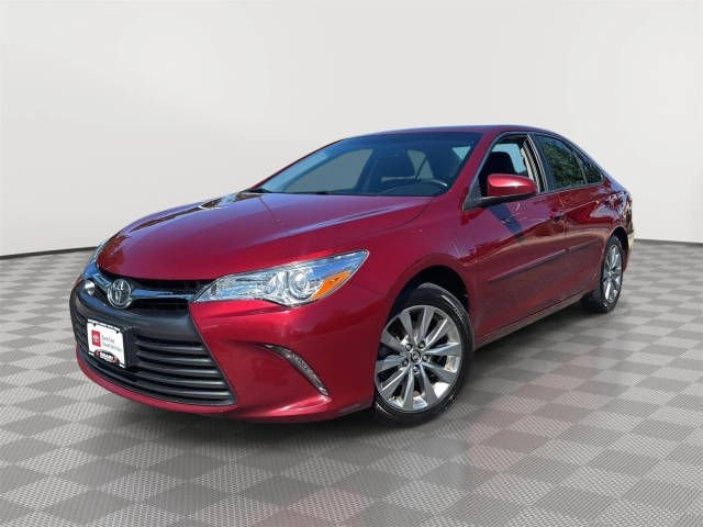 2017 Toyota Camry XLE FWD photo