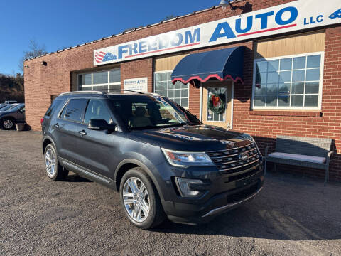 2017 Ford Explorer XLT 4WD photo