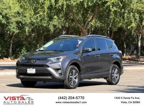 2017 Toyota RAV4 XLE FWD photo