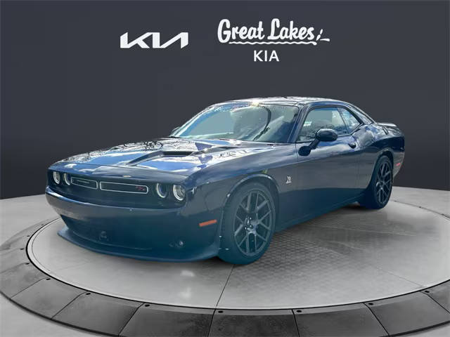 2017 Dodge Challenger R/T Scat Pack RWD photo