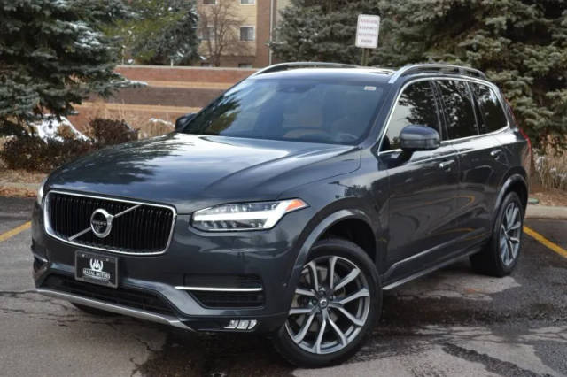 2017 Volvo XC90 Momentum AWD photo