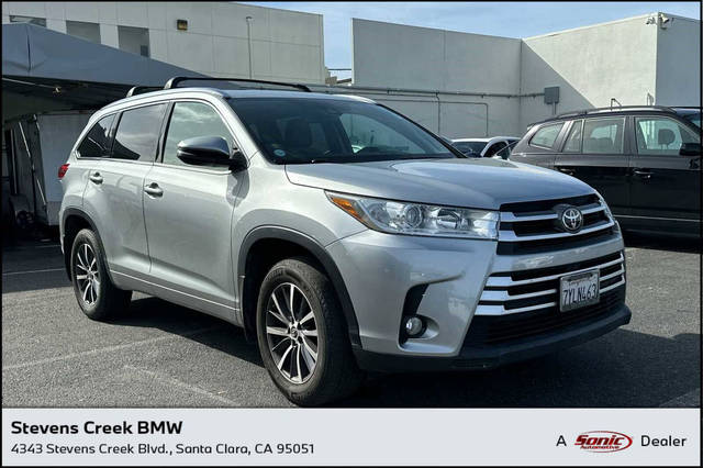 2017 Toyota Highlander XLE FWD photo