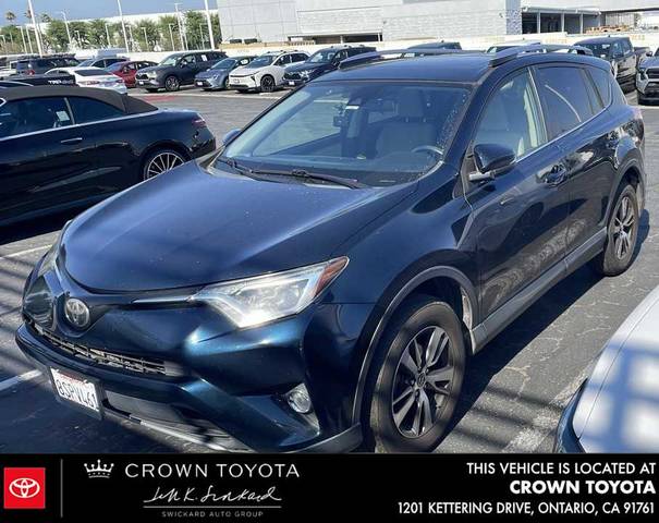 2017 Toyota RAV4 XLE FWD photo