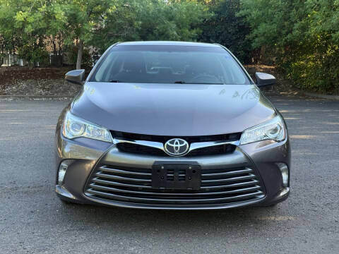 2017 Toyota Camry LE FWD photo