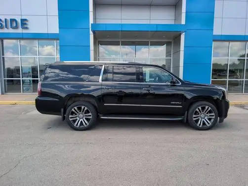 2017 GMC Yukon XL Denali 4WD photo