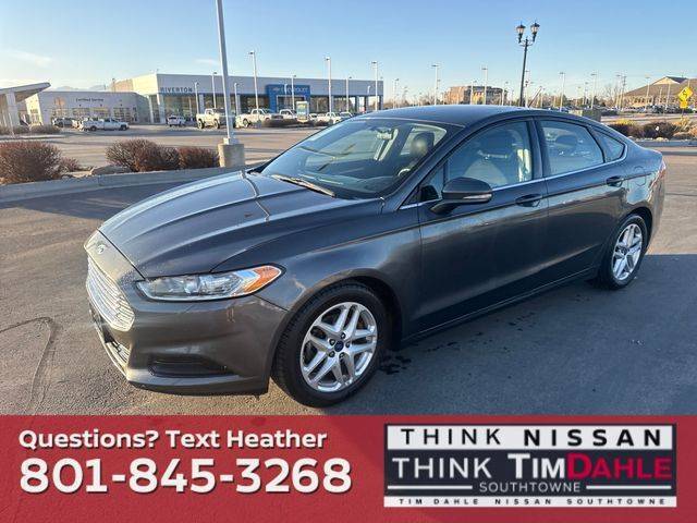 2016 Ford Fusion SE FWD photo