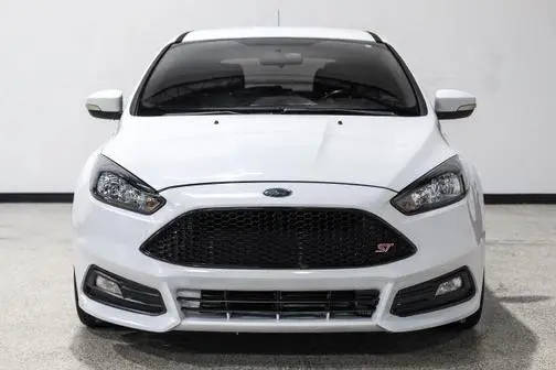 2017 Ford Focus ST FWD photo