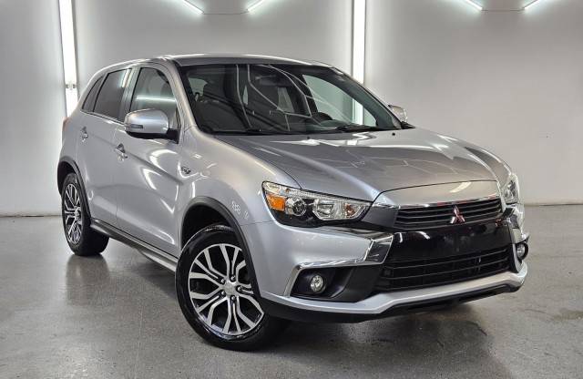 2017 Mitsubishi Outlander Sport SE 2.4 4WD photo