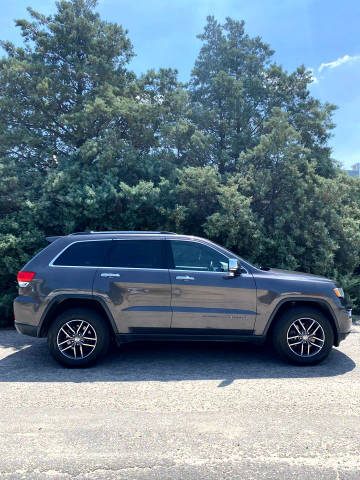2017 Jeep Grand Cherokee Limited 4WD photo