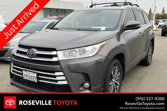 2017 Toyota Highlander XLE AWD photo