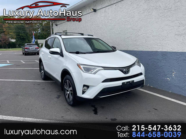 2017 Toyota RAV4 XLE AWD photo