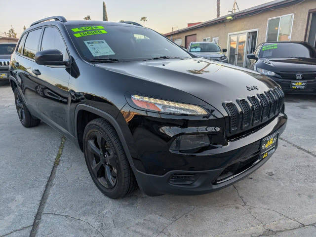2017 Jeep Cherokee Altitude FWD photo