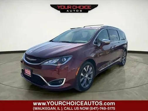 2017 Chrysler Pacifica Minivan Limited FWD photo