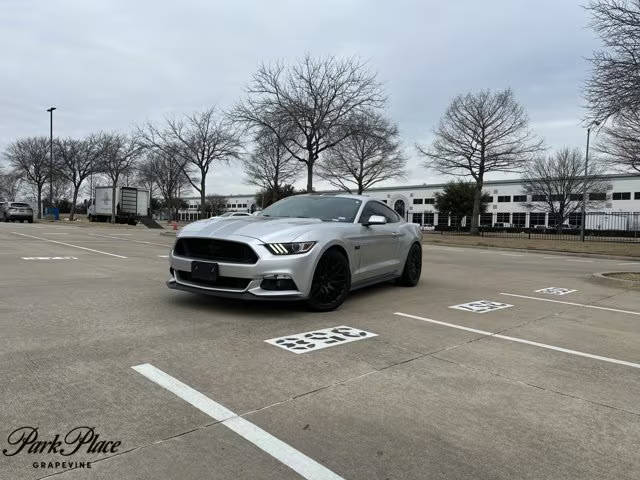 2017 Ford Mustang GT RWD photo